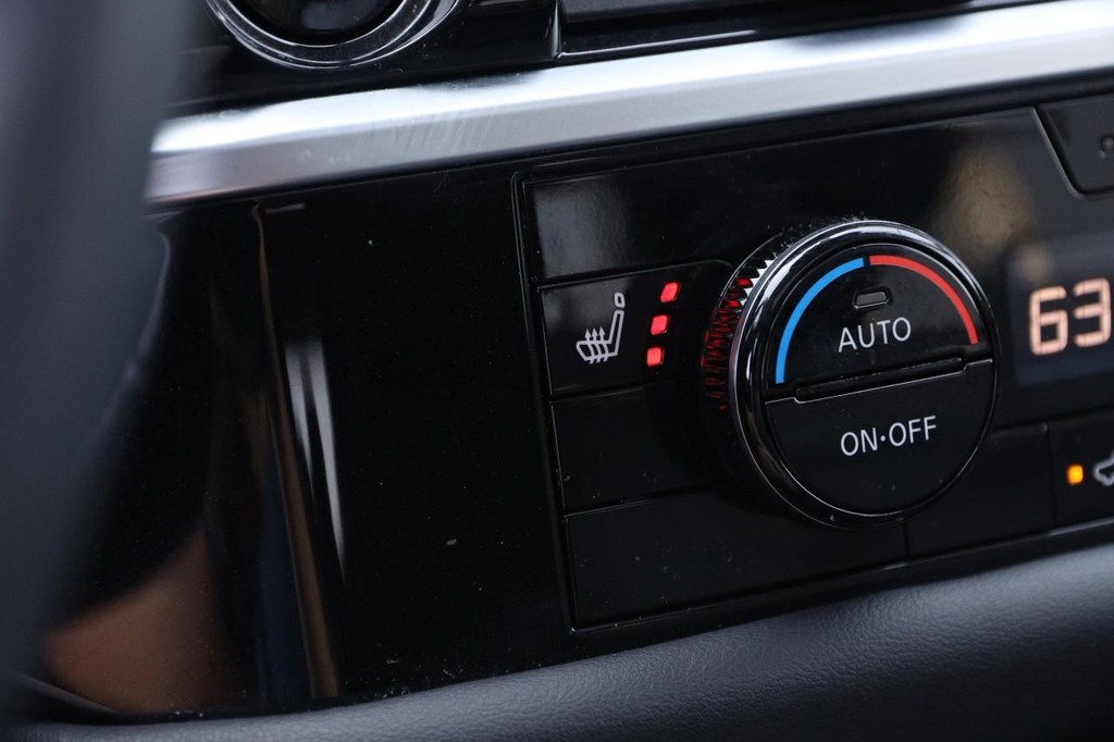 Nissan Pathfinder Vehicle Image 21