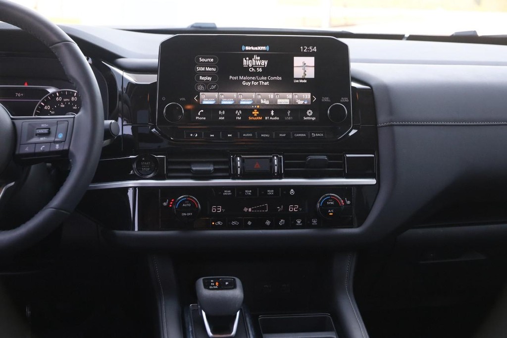 Nissan Pathfinder Vehicle Image 27