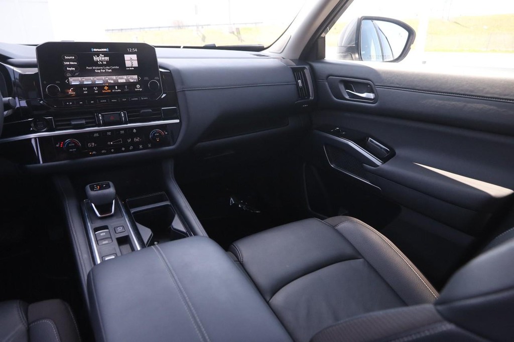 Nissan Pathfinder Vehicle Image 28
