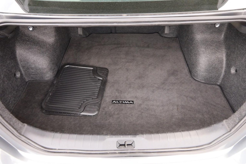 Nissan Altima Vehicle Image 07