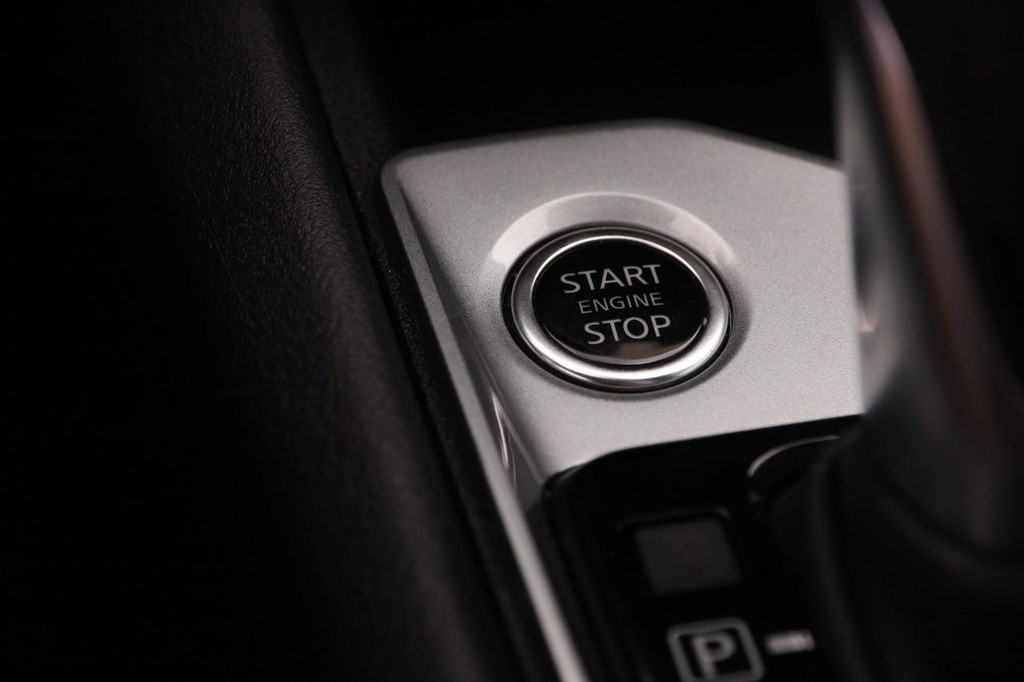 Nissan Altima Vehicle Image 14