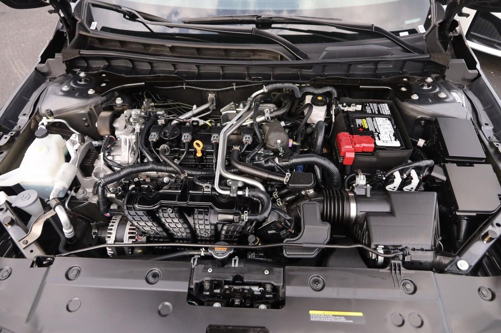 Nissan Altima Vehicle Image 25