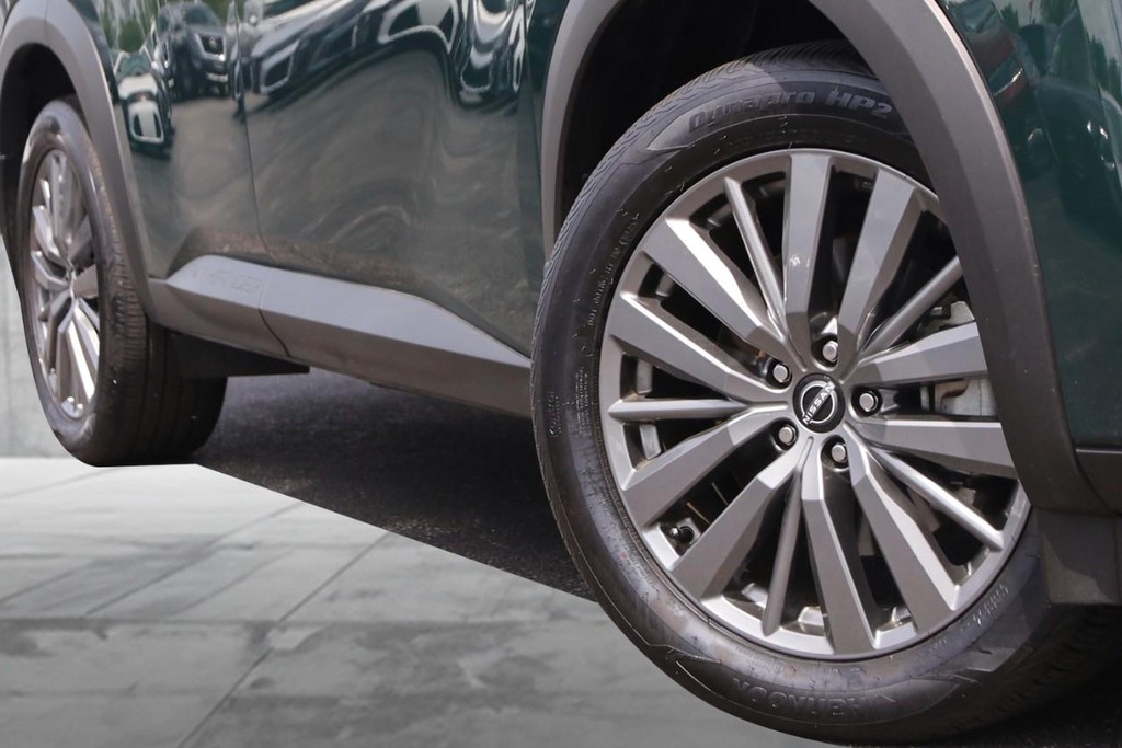 Nissan Pathfinder Vehicle Image 03