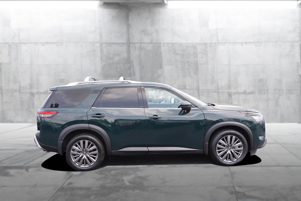 Nissan Pathfinder Vehicle Image 05