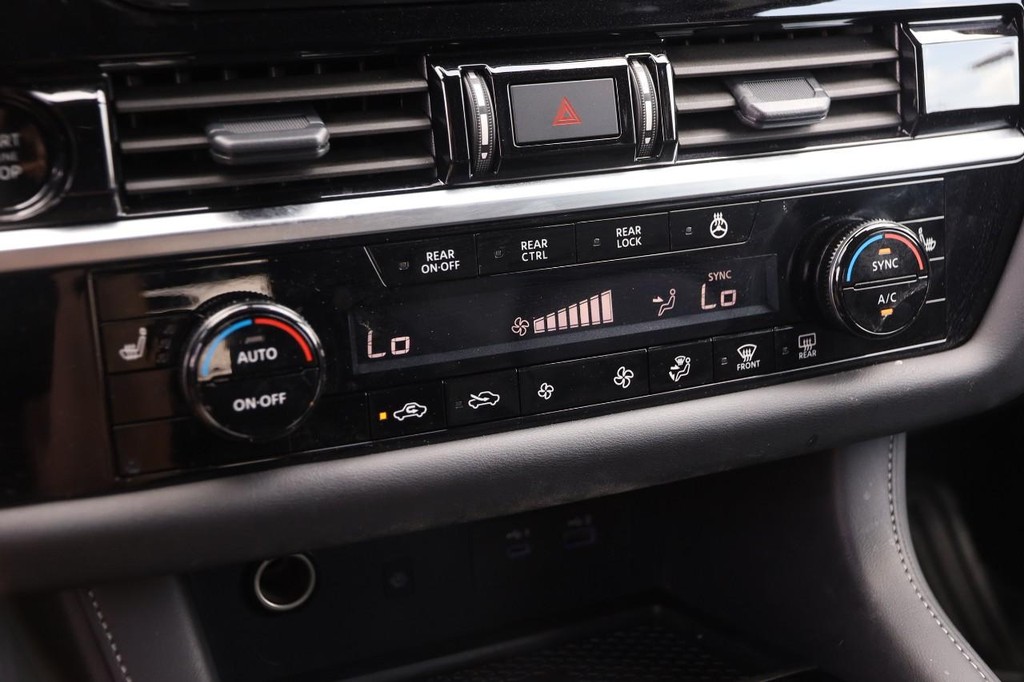 Nissan Pathfinder Vehicle Image 20