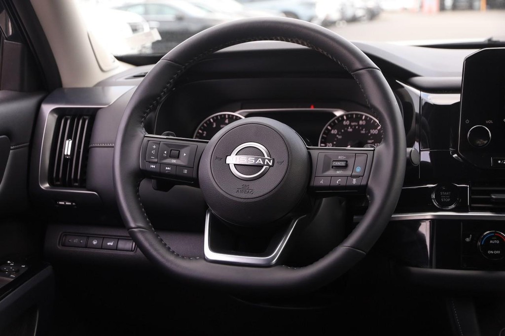 Nissan Pathfinder Vehicle Image 25
