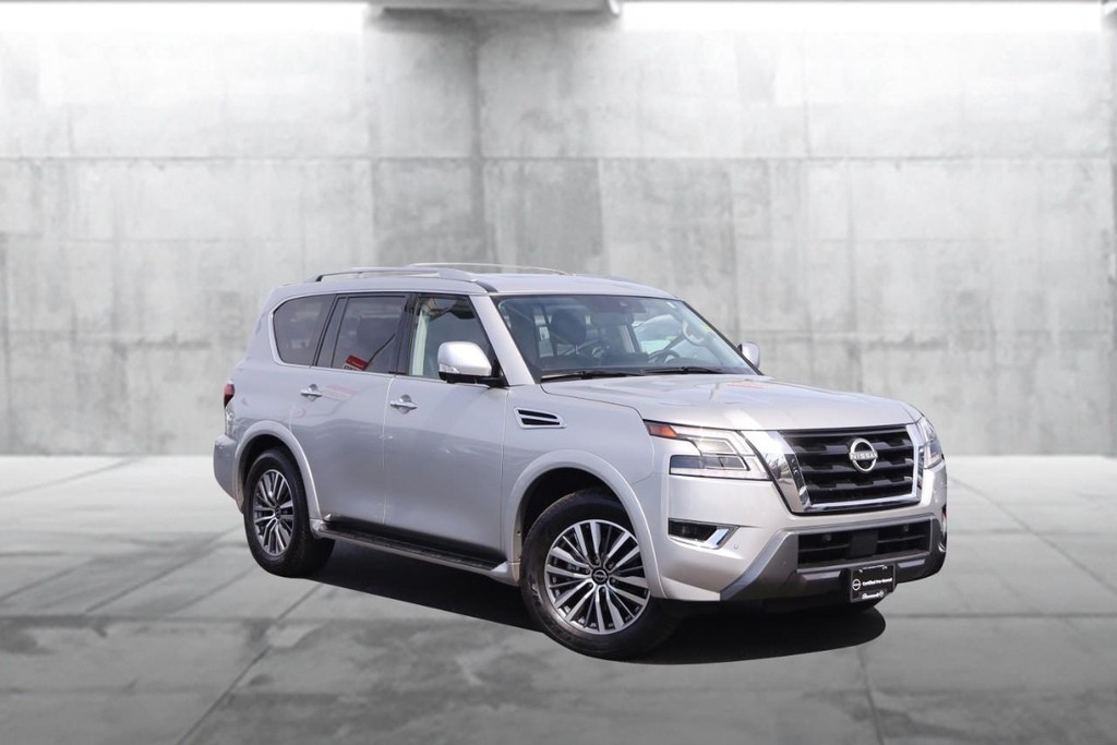 Nissan Armada Vehicle Full-screen Gallery Image 2