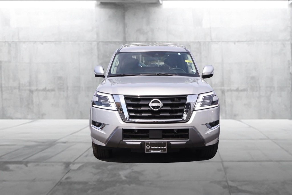 Nissan Armada Vehicle Full-screen Gallery Image 4