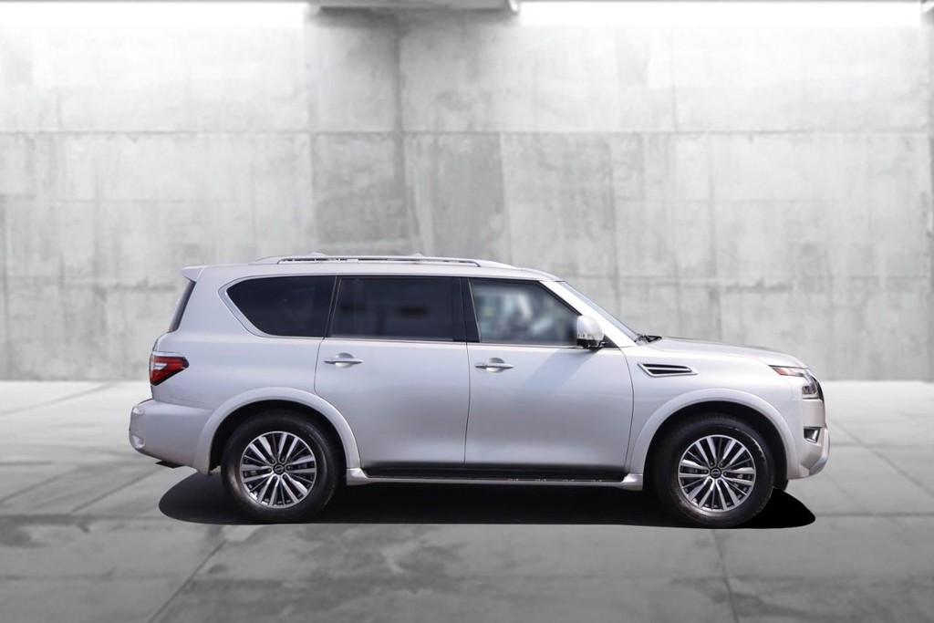 Nissan Armada Vehicle Full-screen Gallery Image 5
