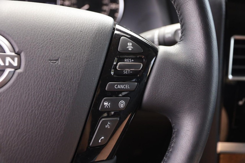 Nissan Armada Vehicle Full-screen Gallery Image 15