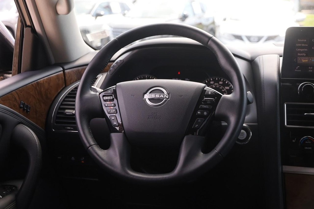 Nissan Armada Vehicle Full-screen Gallery Image 27