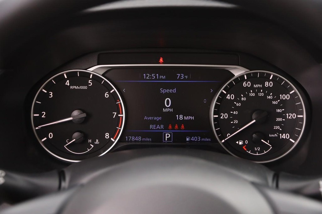 Nissan Altima Vehicle Image 13