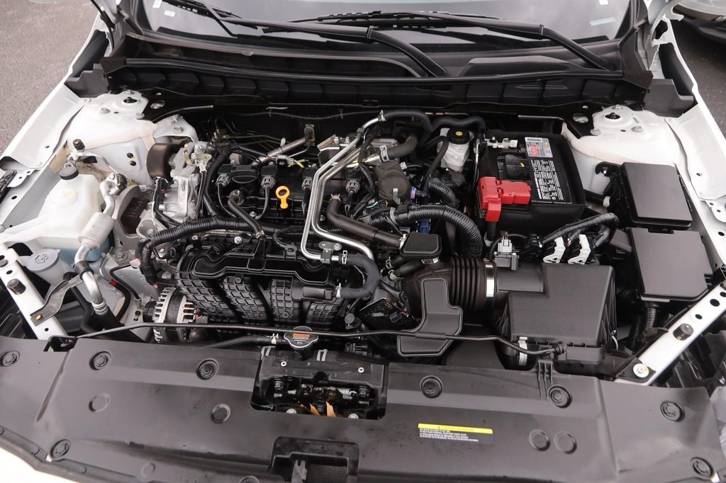 Nissan Altima Vehicle Image 25