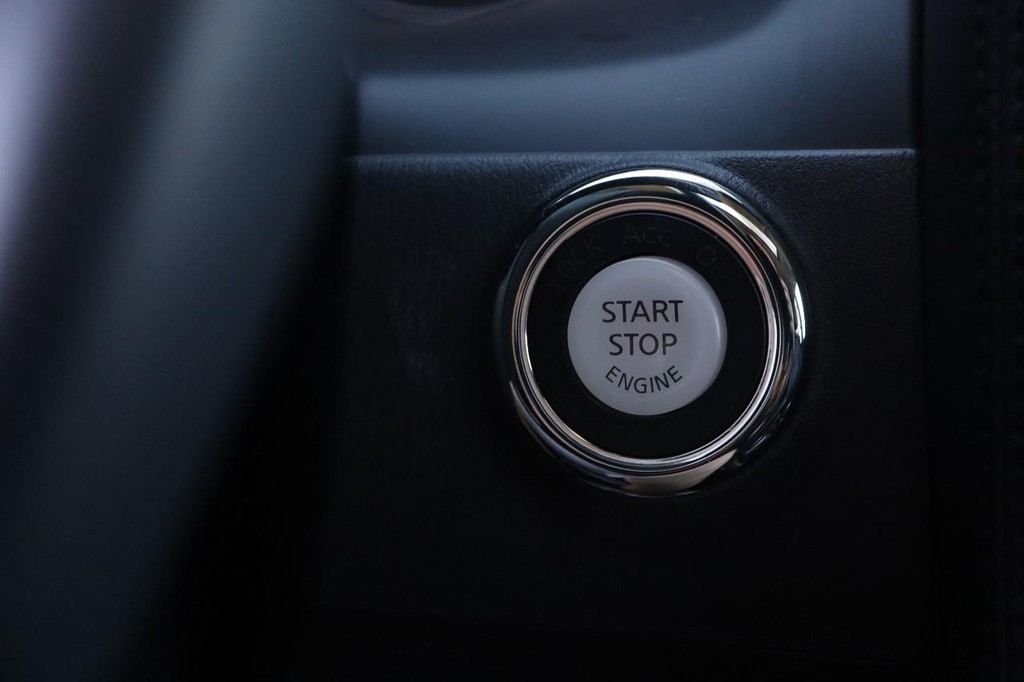 Nissan Armada Vehicle Image 17