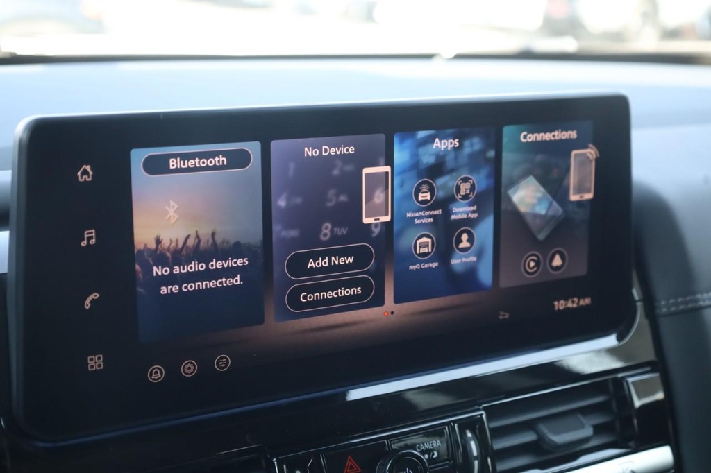 Nissan Pathfinder Vehicle Full-screen Gallery Image 14