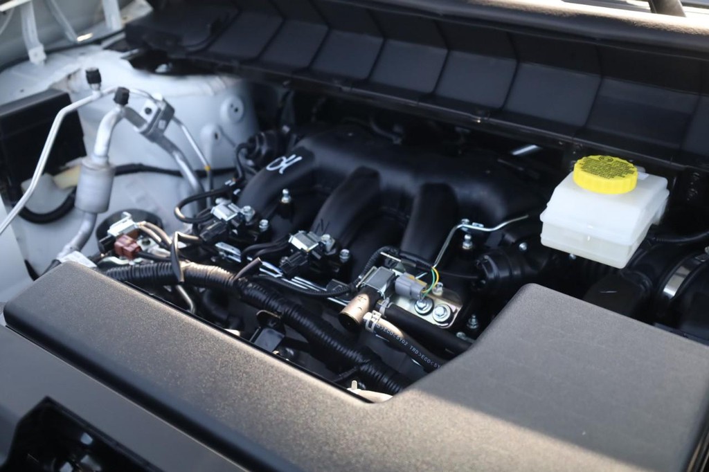 Nissan Pathfinder Vehicle Full-screen Gallery Image 26