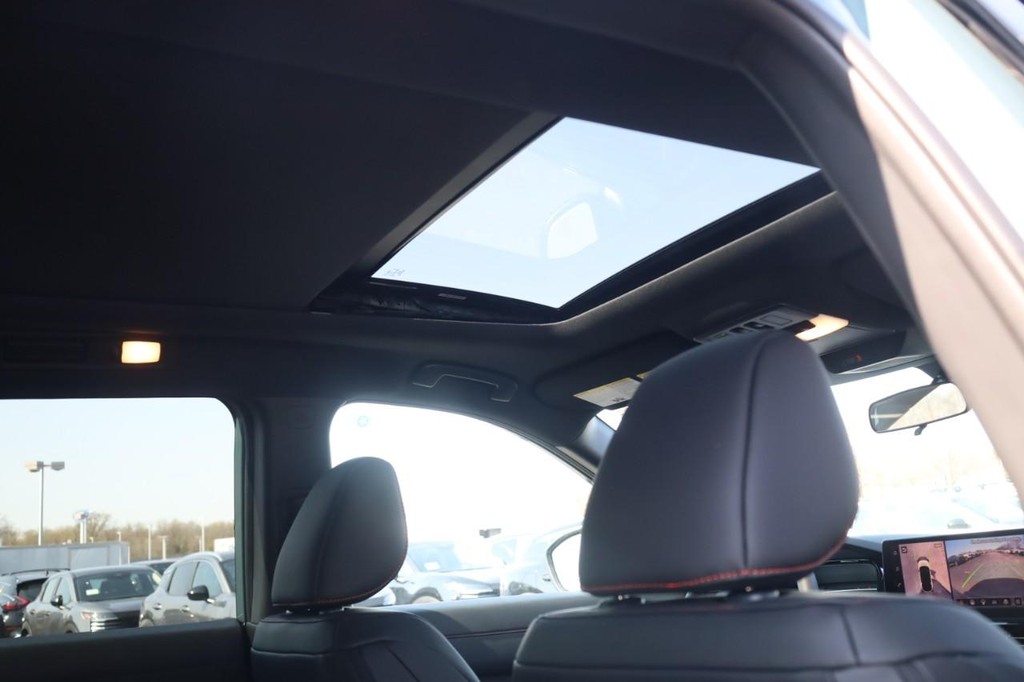 Nissan Pathfinder Vehicle Full-screen Gallery Image 23