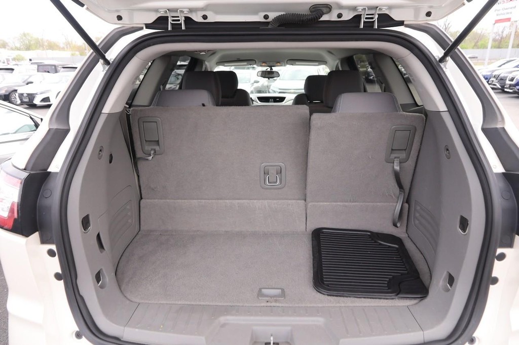 Chevrolet Traverse Vehicle Full-screen Gallery Image 07