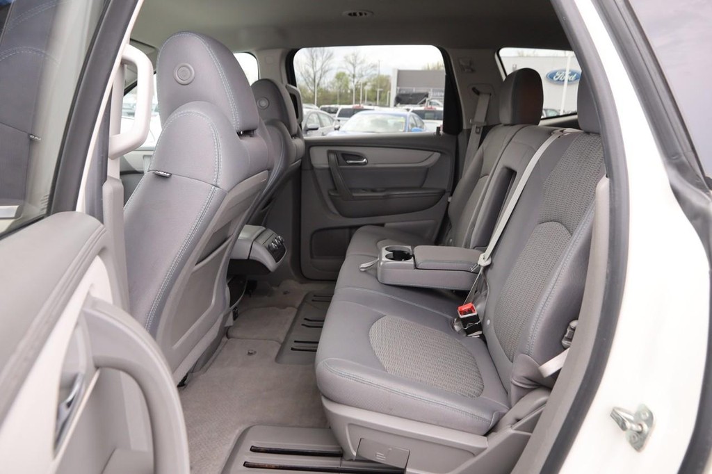 Chevrolet Traverse Vehicle Full-screen Gallery Image 09