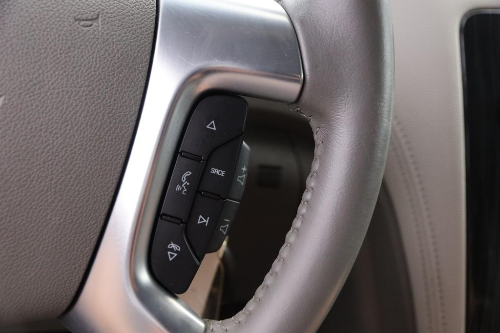 Chevrolet Traverse Vehicle Full-screen Gallery Image 13