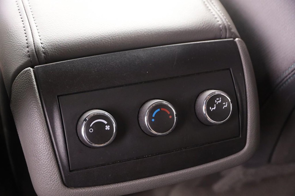 Chevrolet Traverse Vehicle Full-screen Gallery Image 26