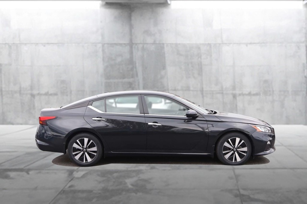 Nissan Altima Vehicle Image 05
