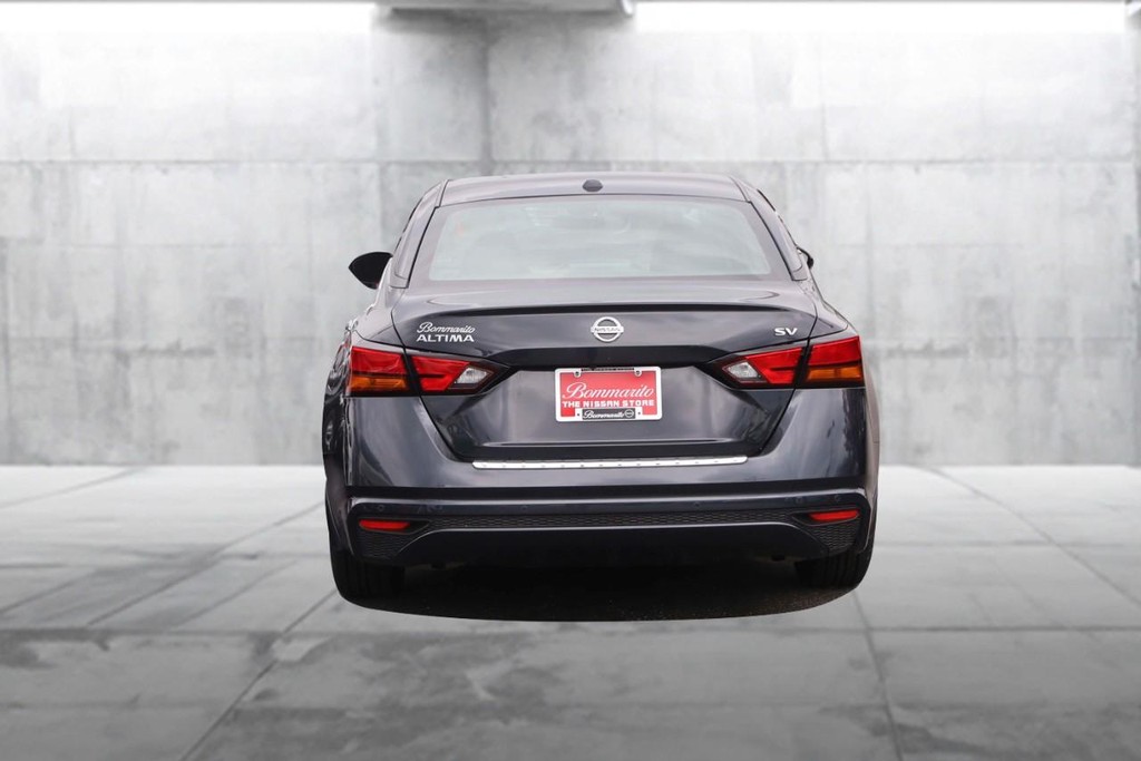 Nissan Altima Vehicle Image 06