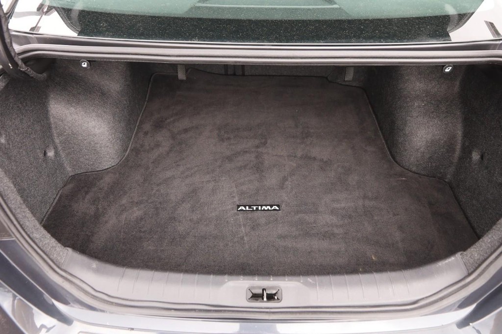 Nissan Altima Vehicle Image 07