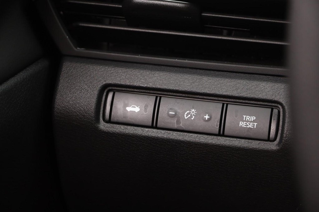 Nissan Altima Vehicle Image 18