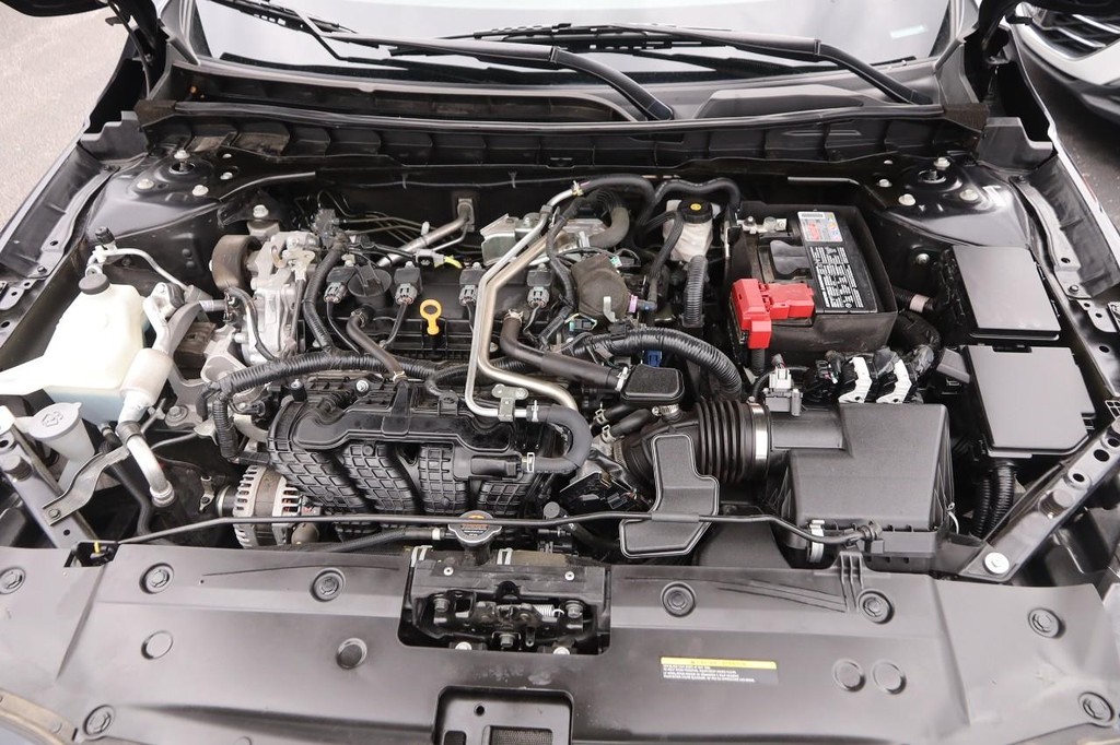 Nissan Altima Vehicle Image 25