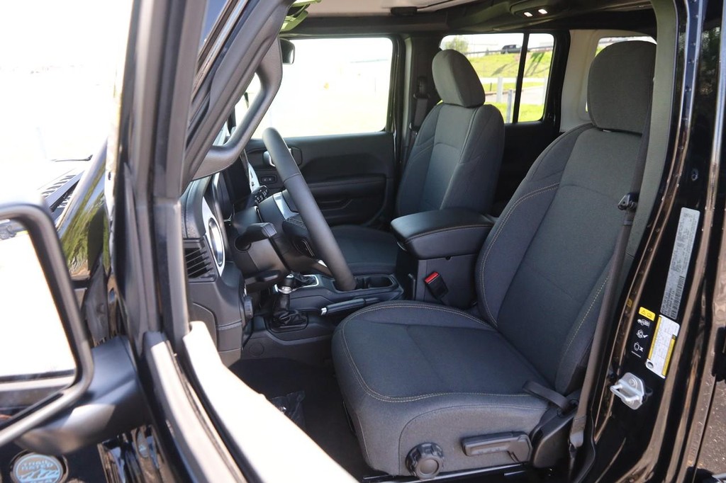 Jeep Wrangler 4xe Vehicle Full-screen Gallery Image 8