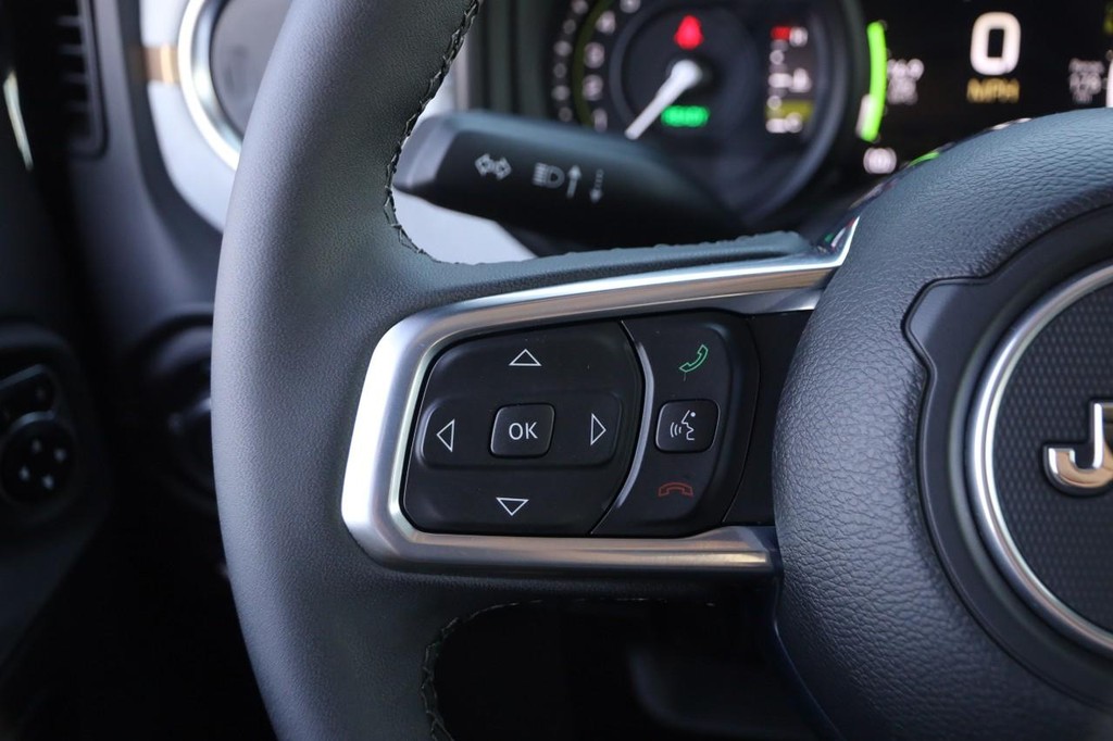 Jeep Wrangler 4xe Vehicle Full-screen Gallery Image 11