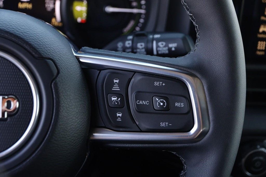 Jeep Wrangler 4xe Vehicle Full-screen Gallery Image 12