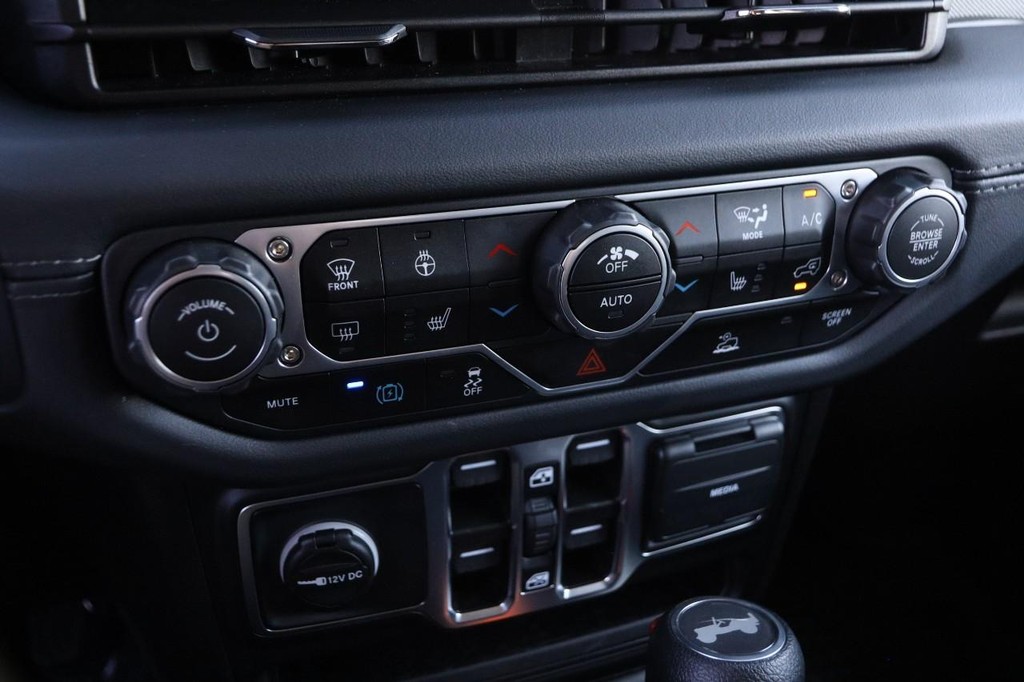 Jeep Wrangler 4xe Vehicle Full-screen Gallery Image 18