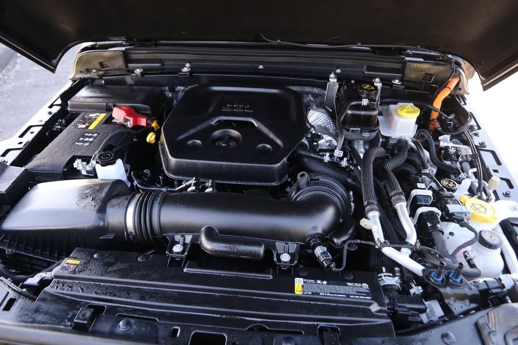 Jeep Wrangler 4xe Vehicle Full-screen Gallery Image 27