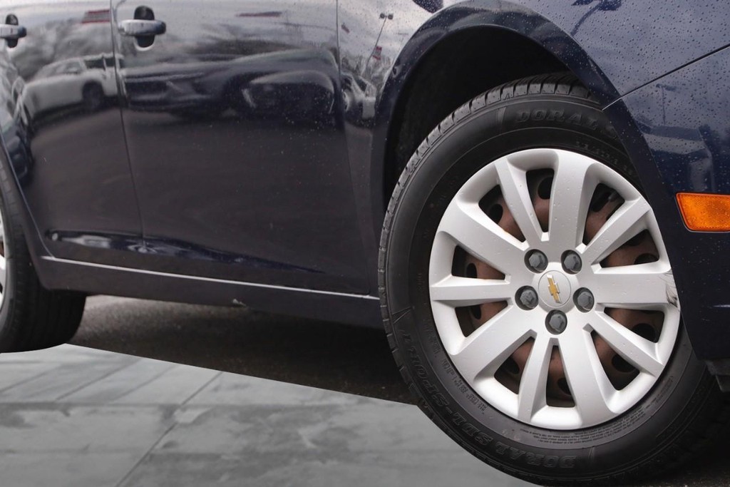 Chevrolet Cruze Vehicle Full-screen Gallery Image 03