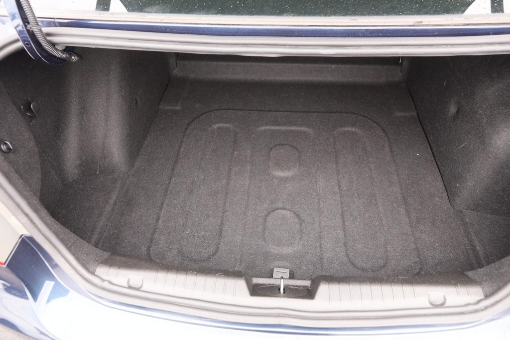 Chevrolet Cruze Vehicle Full-screen Gallery Image 07