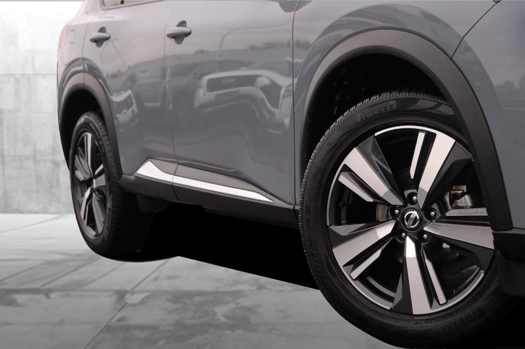 Nissan Rogue Vehicle Image 03