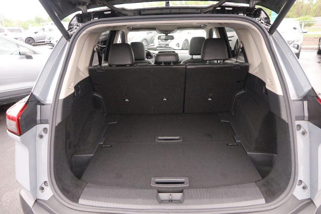 Nissan Rogue Vehicle Image 07