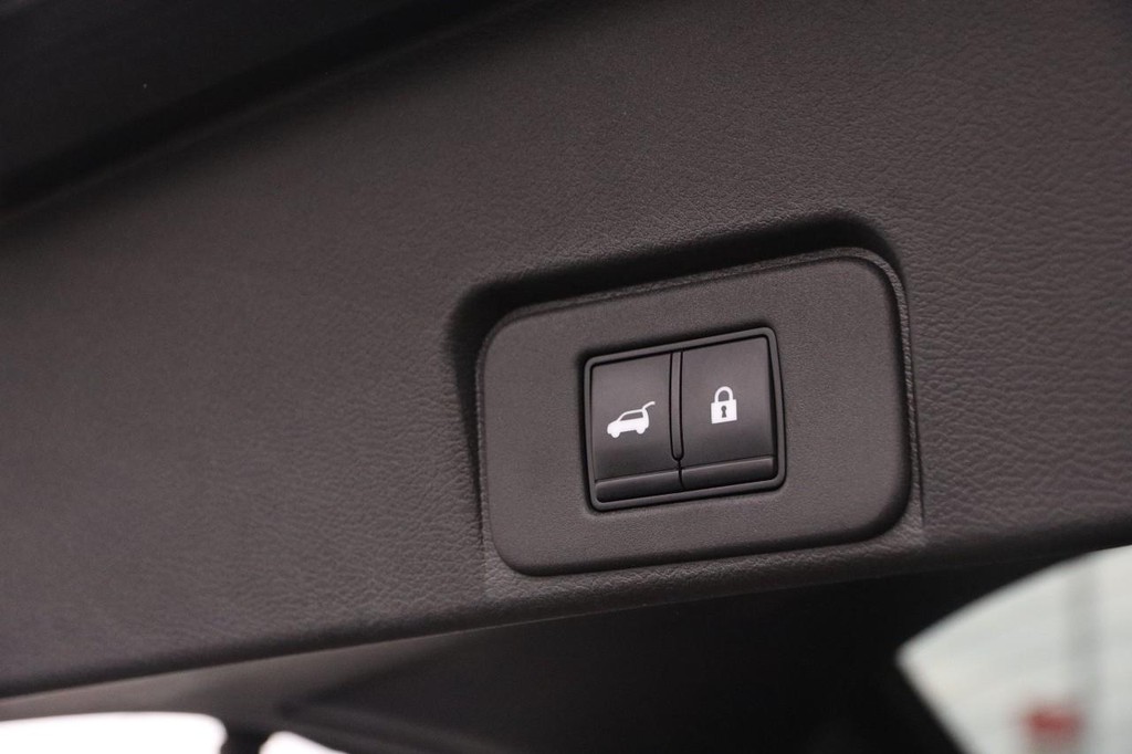 Nissan Rogue Vehicle Image 08