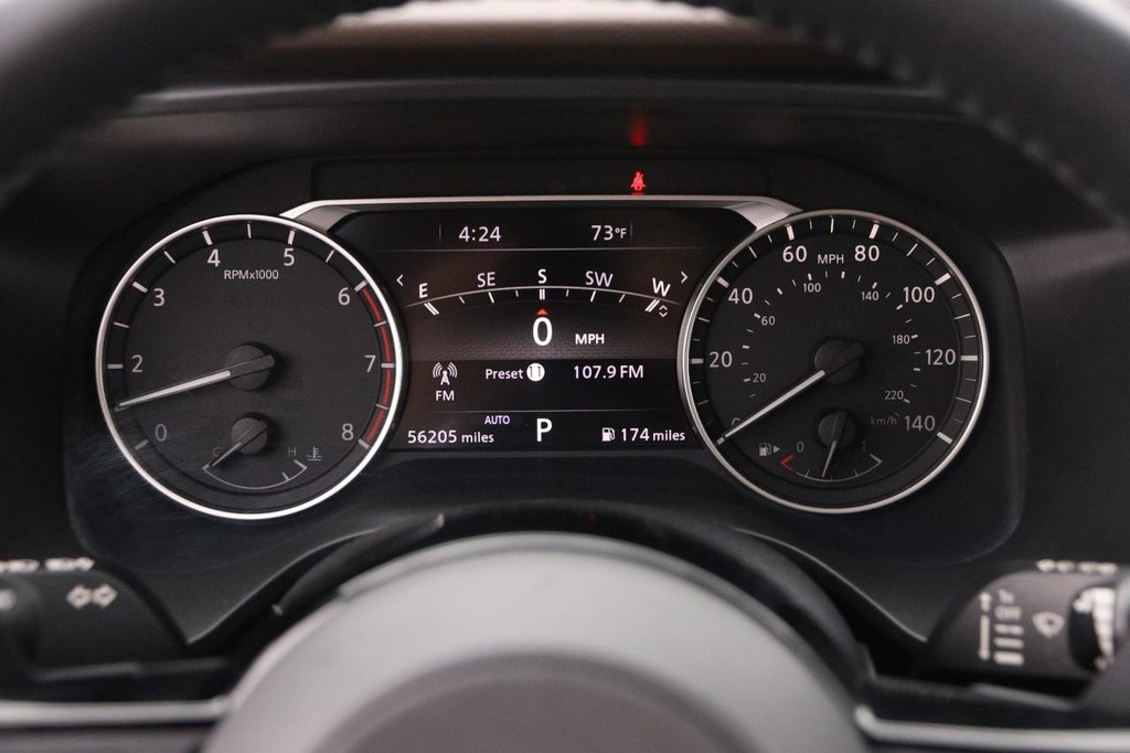 Nissan Rogue Vehicle Image 15