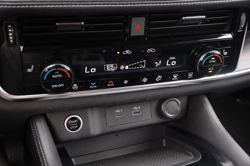 Nissan Rogue Vehicle Image 20