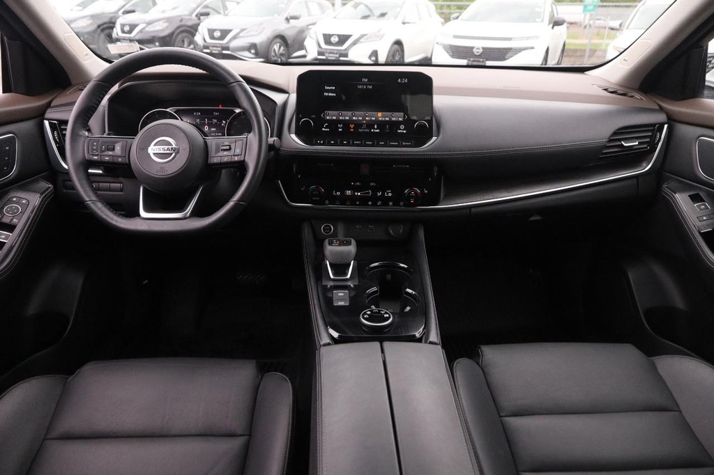 Nissan Rogue Vehicle Image 24