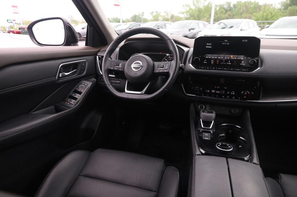 Nissan Rogue Vehicle Image 30