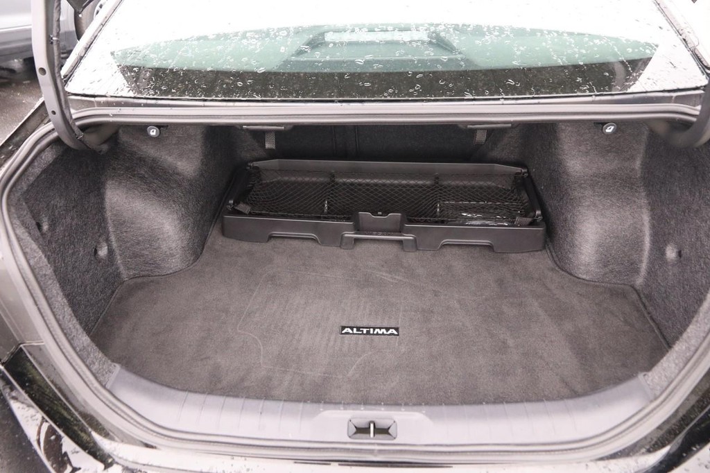 Nissan Altima Vehicle Image 07