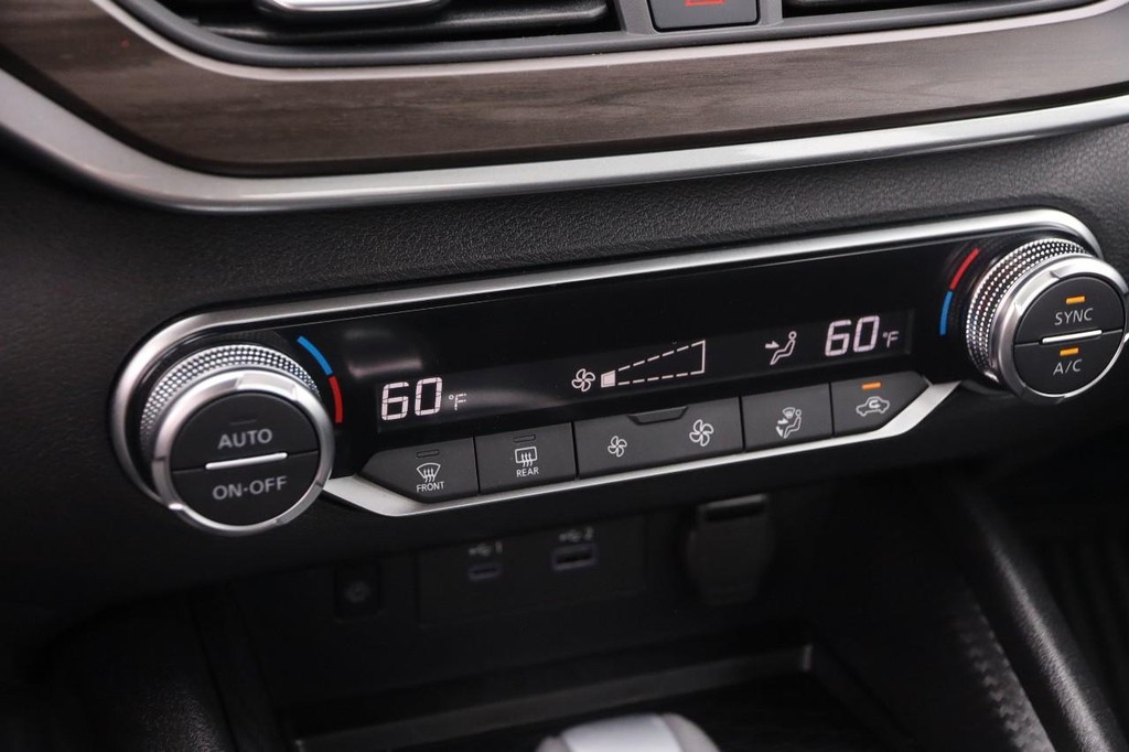Nissan Altima Vehicle Image 18