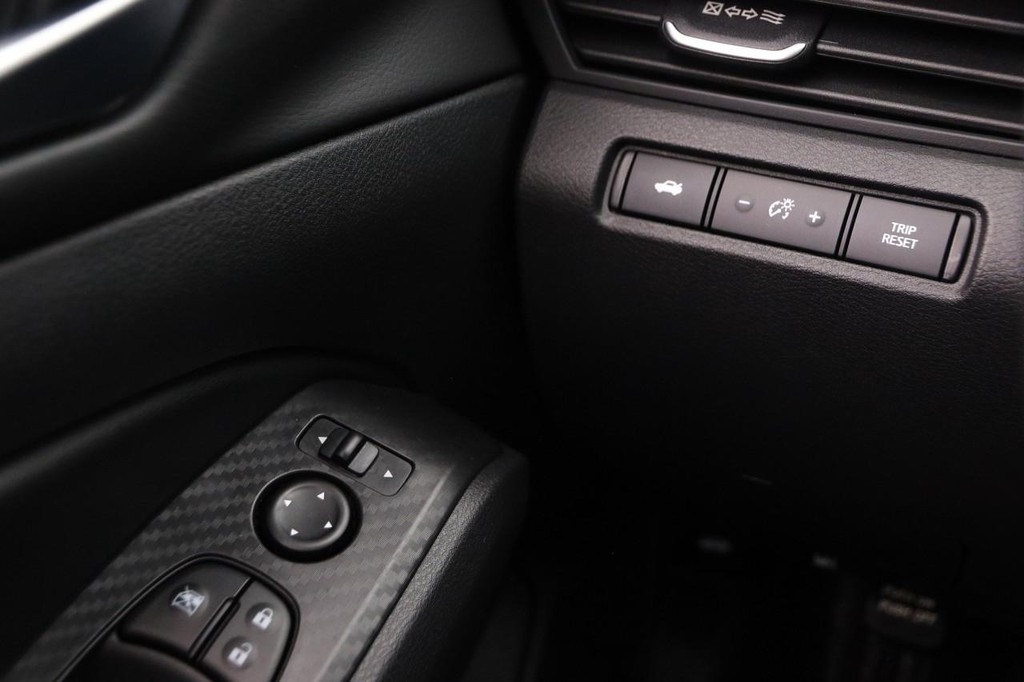 Nissan Altima Vehicle Image 20