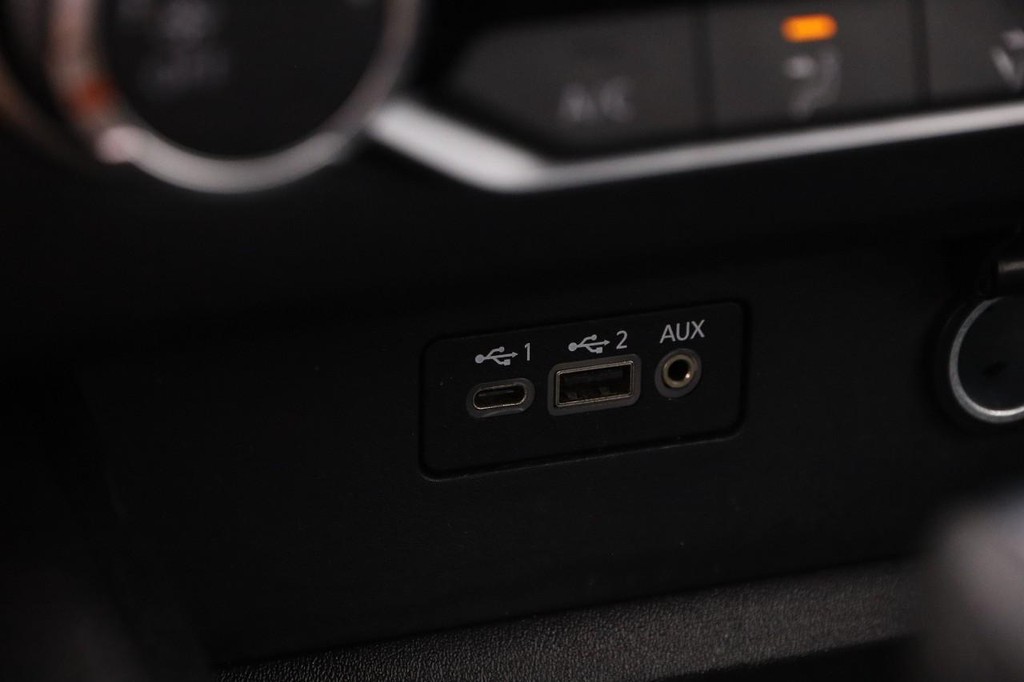 Nissan Altima Vehicle Image 19
