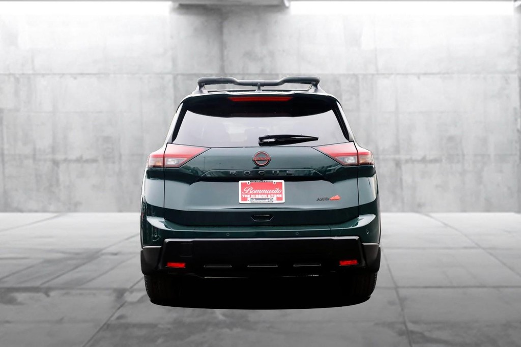 Nissan Rogue Vehicle Full-screen Gallery Image 6