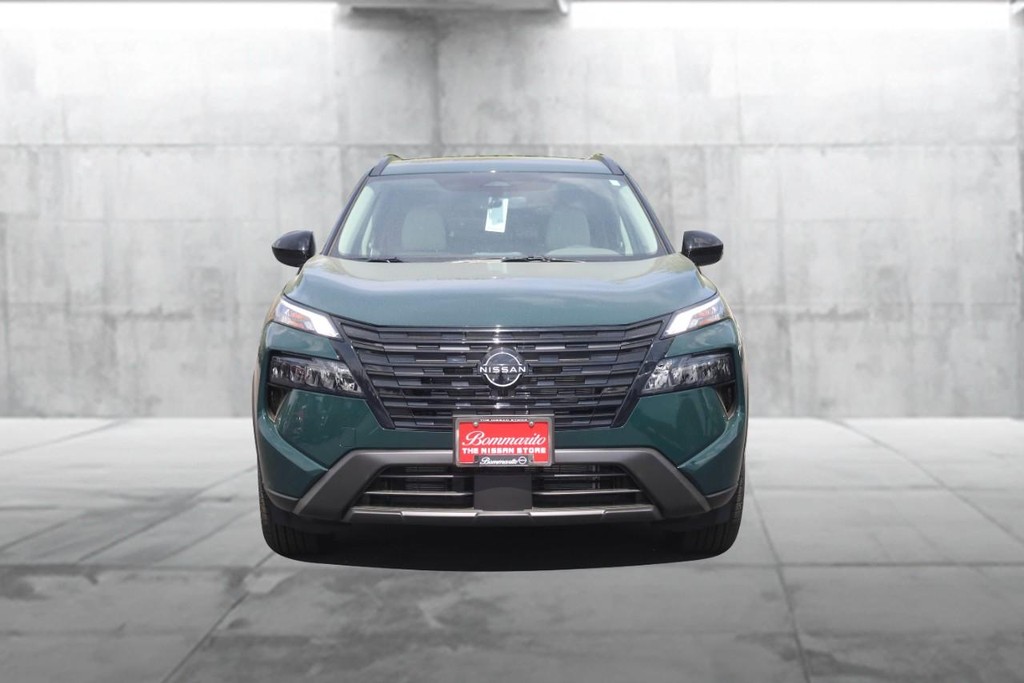 Nissan Rogue Vehicle Image 04